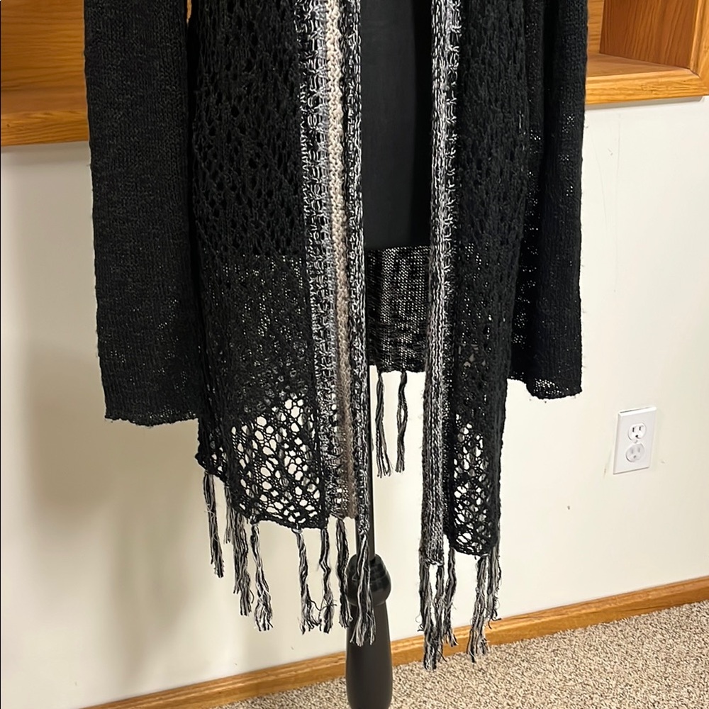 🍀6/$20 Energe Black and Gray Cardigan with Elegant Fringe - Picture 4 of 7